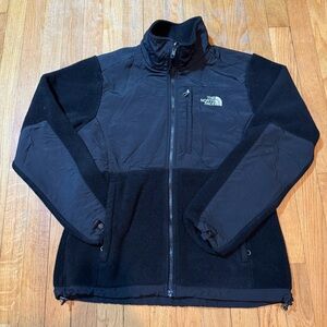 Woman’s (M) TNF Denali sweater jacket